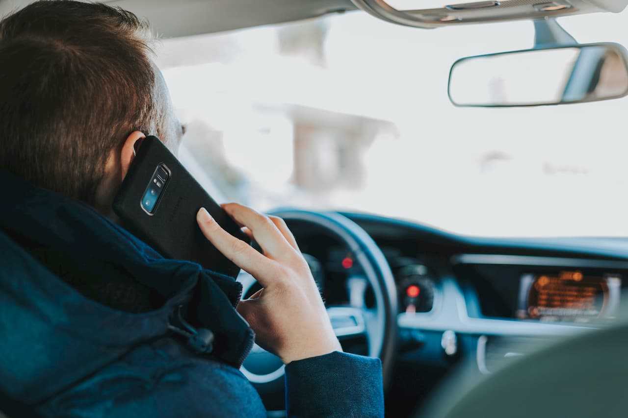 Używanie telefonu podczas jazdy.
